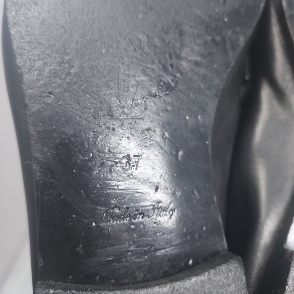 Louis Vuitton Black Gold Chain Loafer - Picture 7 of 12